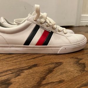 Brand new Tommy Hilfiger size 10 women's sneakers